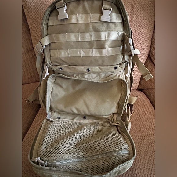 London Bridge Tactical LBT-1562A Coyote Brown Tactical Medical Backpack - Picture 5 of 9